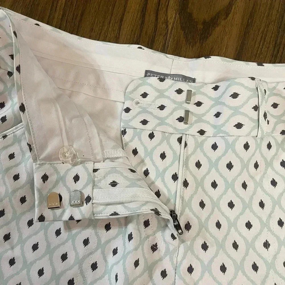 Peter Millar Wicking Performance Geometric Polyester Golf Shorts Women’s size 2 - Picture 8 of 12